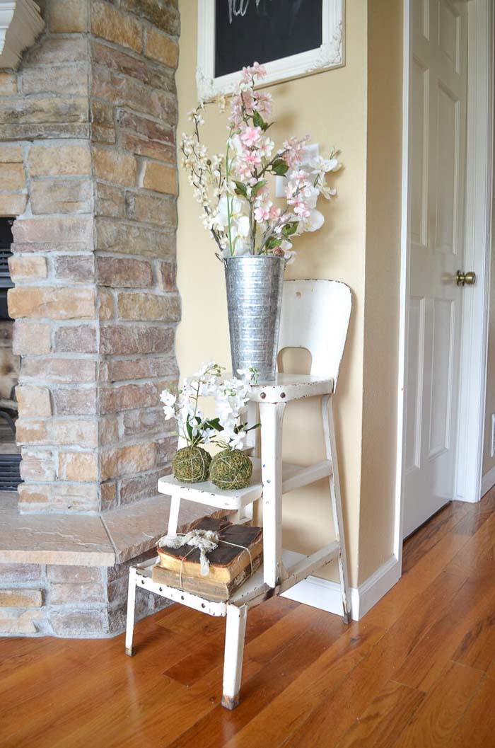 Farmhouse Chair with Metal Vase and Flowers #farmhouse #springdecor #decorhomeideas