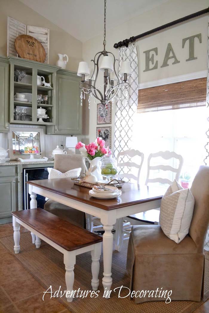Farmhouse Dining Room Design with a Simple Three-Color Scheme #farmhouse #diningroom #decorhomeideas