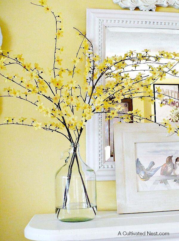 Fill a Vase with Beautiful Floral Branches #spring #decor #decorhomeideas