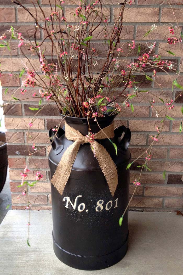 Flower and Branch Milk Can Decoration #spring #frontporch #decor #decorhomeideas