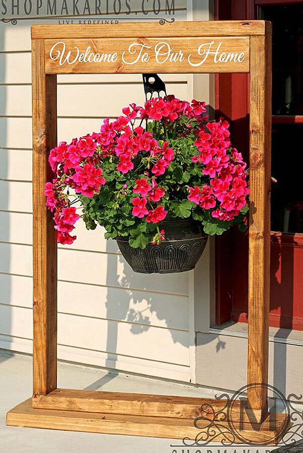 Framed Hanging Basket Decor Idea #spring #frontporch #decor #decorhomeideas