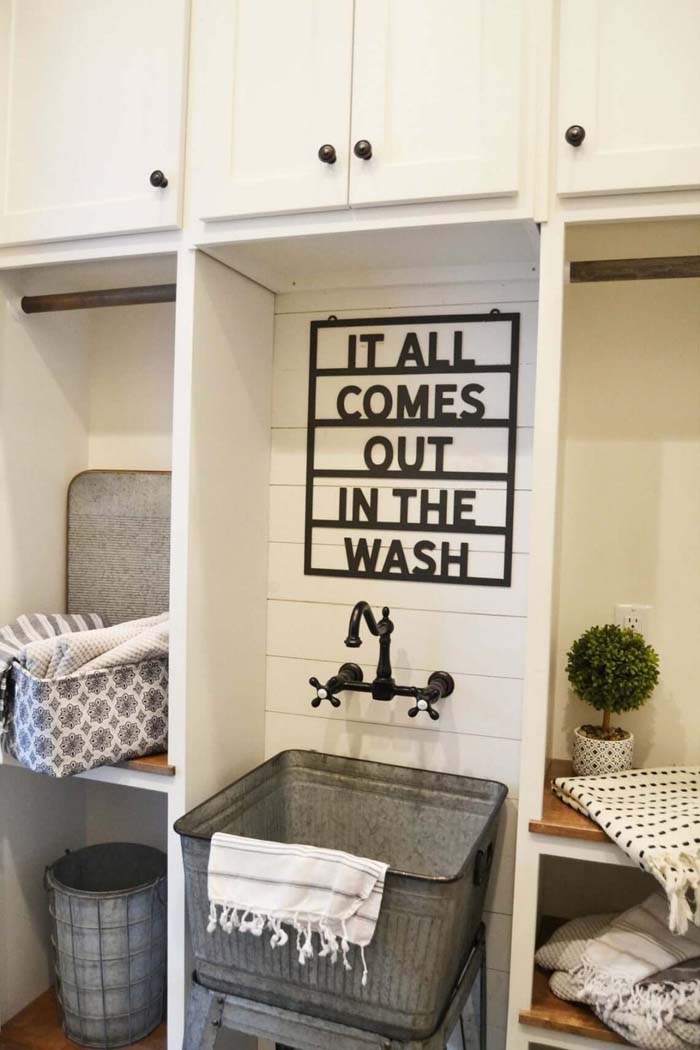 Fun Laundry Sign and Metal Wash Tub #masonjarlights #masonjar #decorhomeideas