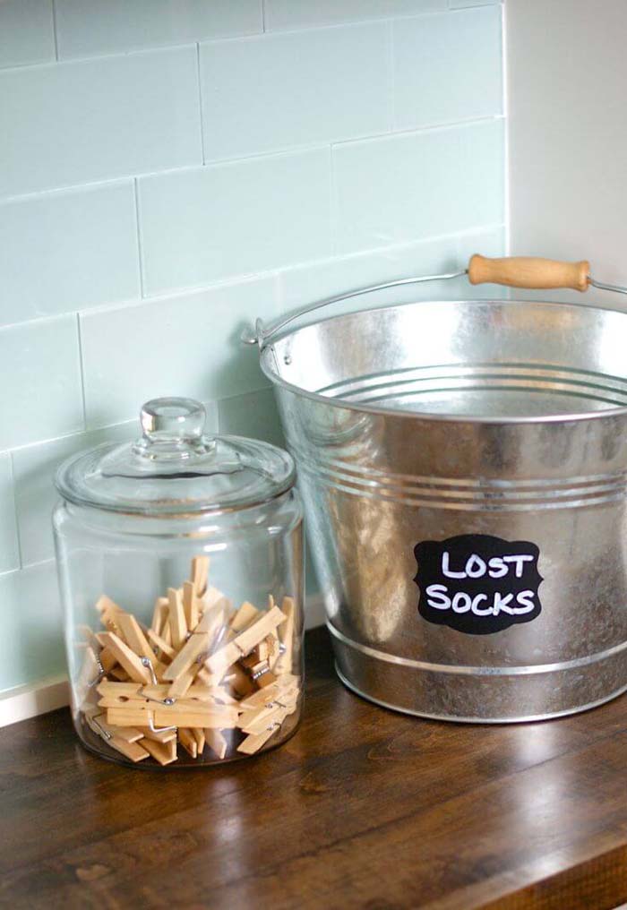 Galvanized Bucket for Lost Socks #masonjarlights #masonjar #decorhomeideas