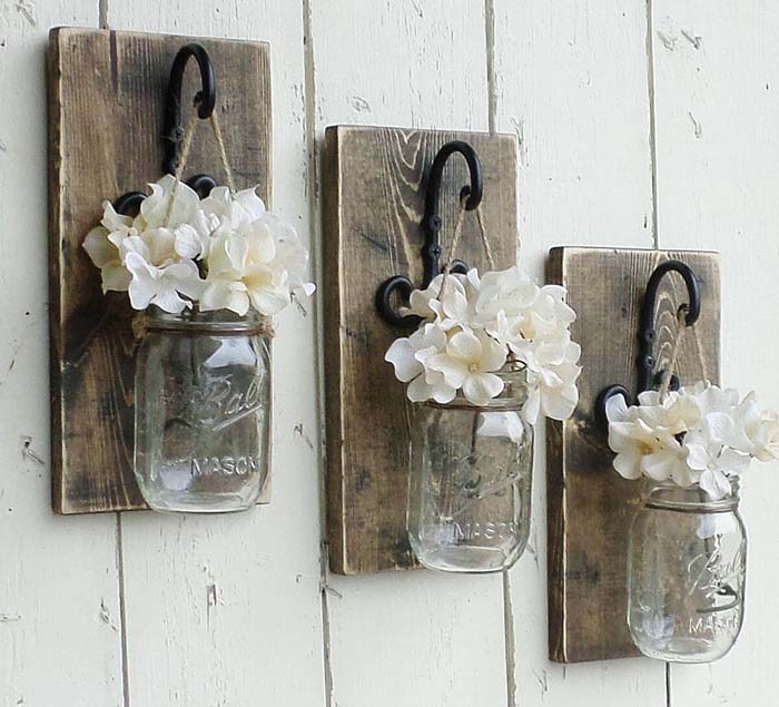 Hanging Mason Jars Filled with Flowers #spring #decor #decorhomeideas