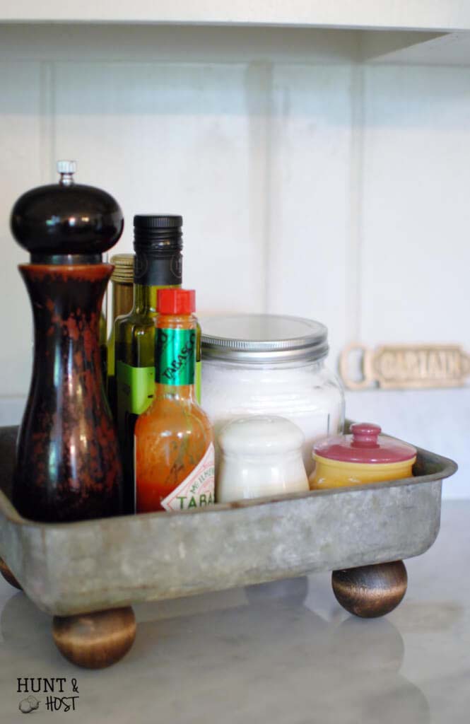 How To Make A Five Minute Farmhouse Footed Tray #rustic #storage #organization #decorhomeideas