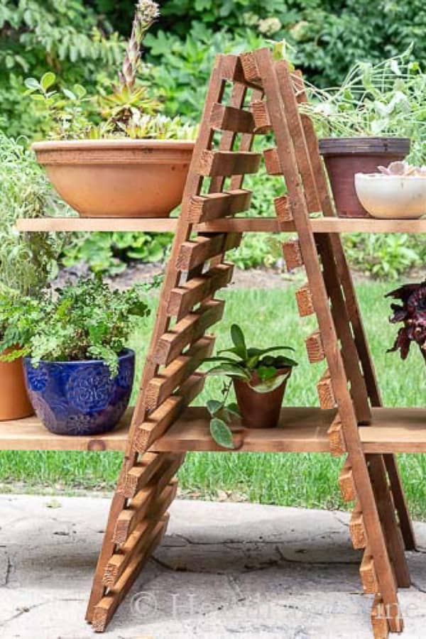 How to Make an Outdoor Plant Stand for Multiple Plants #diy #plantstand #decorhomeideas