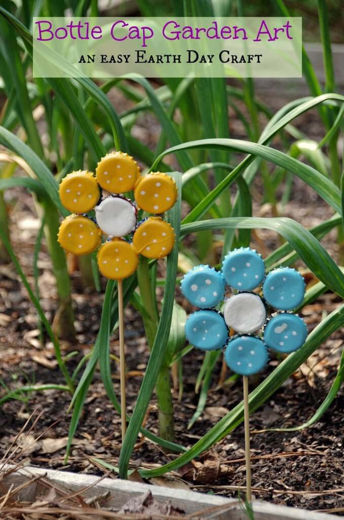 How to Make Bottle Cap Flowers for Frugal DIY Garden Art #spring #garden #decorhomeideas