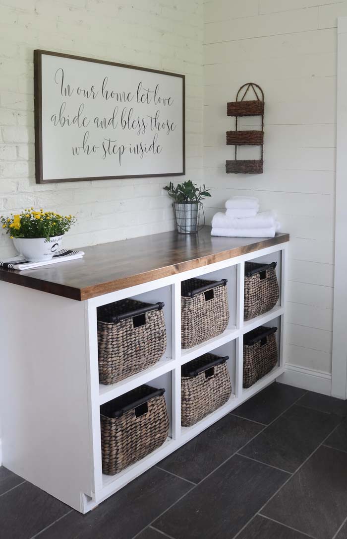 Inspirational Sign for Your Farmhouse Laundry Room #masonjarlights #masonjar #decorhomeideas