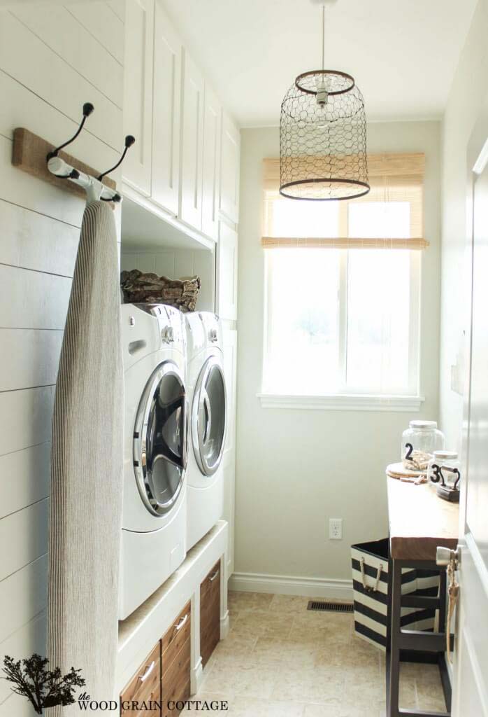 Laundry Room with Chicken Wire Light Fixture #masonjarlights #masonjar #decorhomeideas