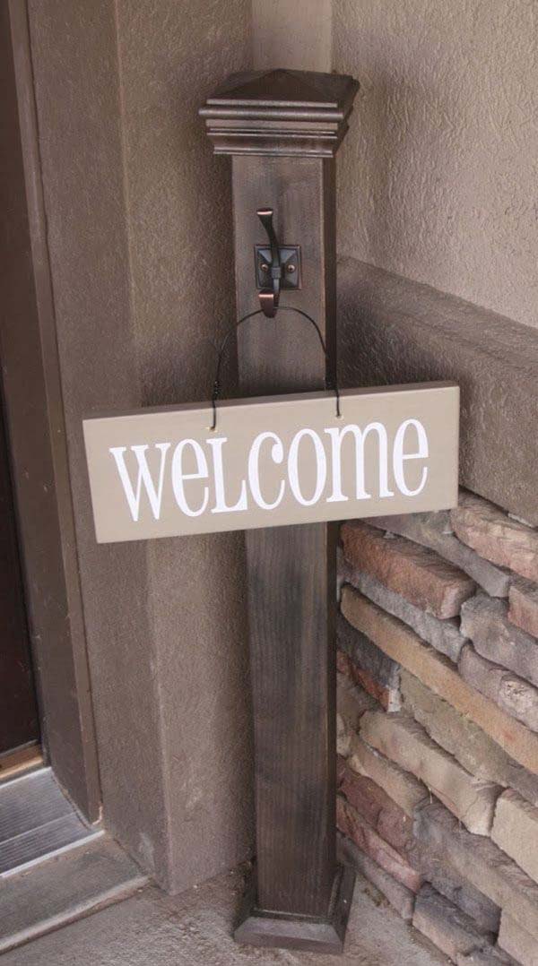 Low-Maintenance Front Porch Welcome Post Ideas #porch #post #decorhomeideas