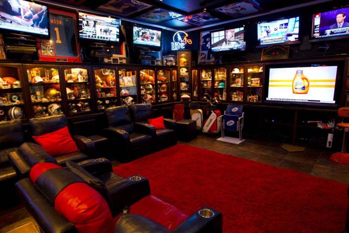 Making a Bold Statement #mancave #decorhomeideas