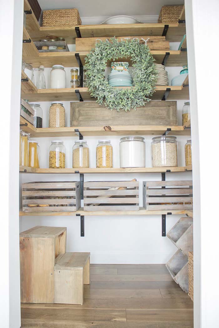 Odd Space to Country Pantry Storage Idea #pantry #shelves #decorhomeideas