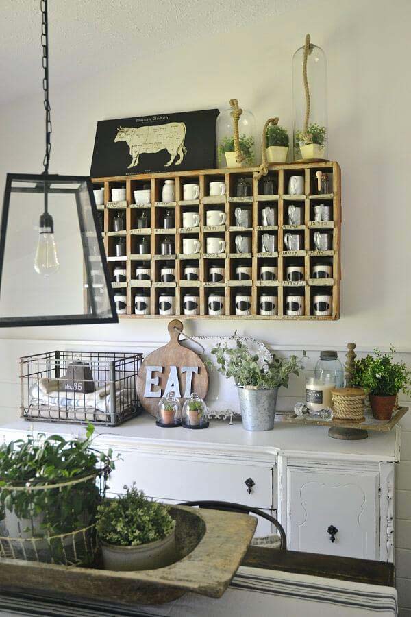 Old Farmhouse Decor with Beauty and Functionality #farmhouse #diningroom #decorhomeideas