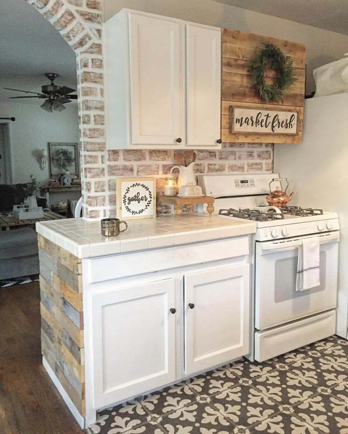 Old World Exposed Brick Kitchen Arch #farmhouse #design #decorhomeideas