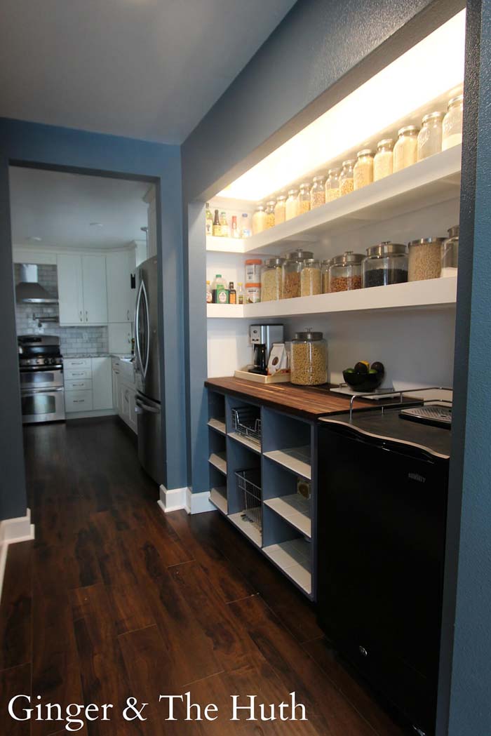 Open Pantry Design Fit for a Chef #pantry #shelves #decorhomeideas