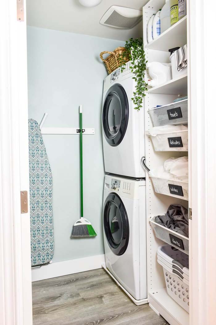 Optimal and Vertical Laundry Organization #masonjarlights #masonjar #decorhomeideas