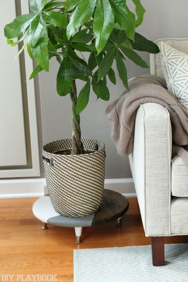 Painted Wooden Plant Holder DIY #diy #plantstand #decorhomeideas