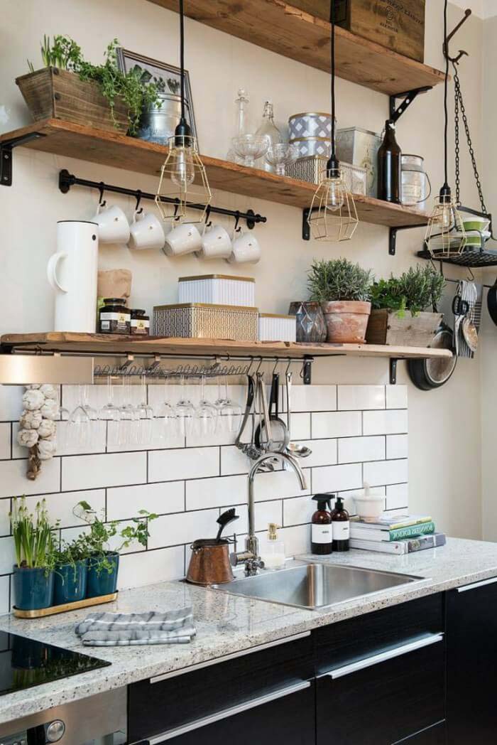 Pretty Storage Cottage Kitchen Ideas #cottage #kitchen #decorhomeideas