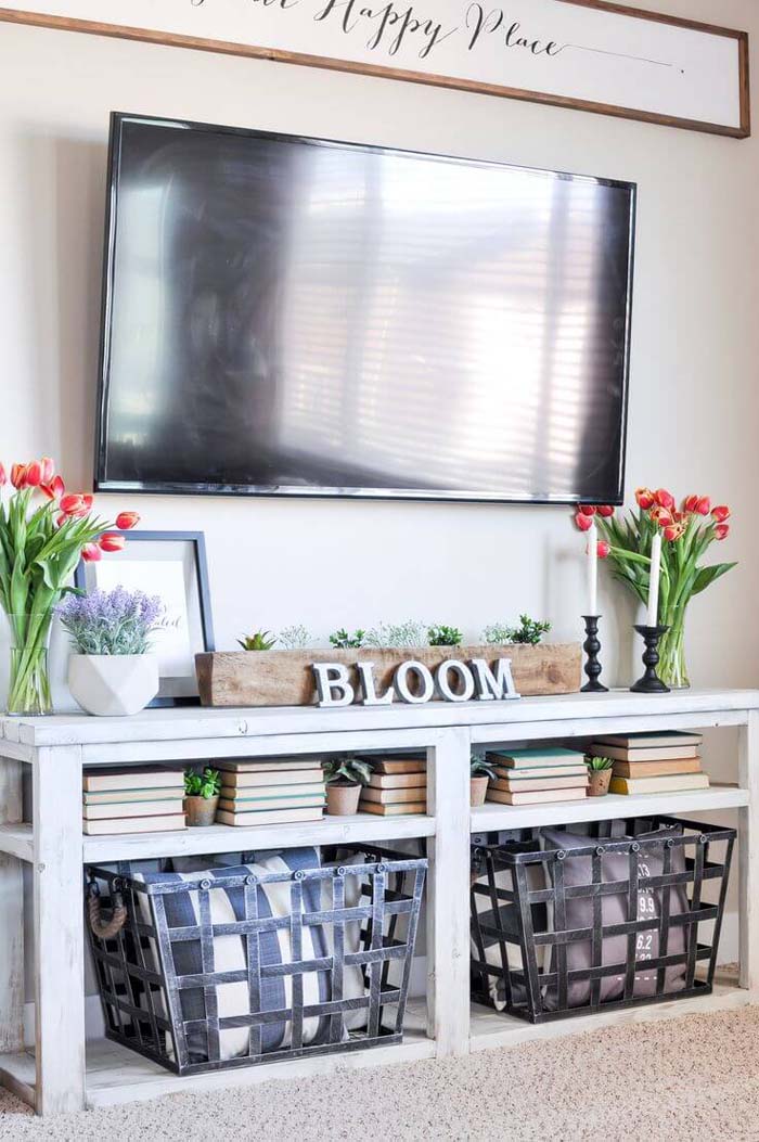 Simple Sign and Tulip Arrangements #farmhouse #springdecor #decorhomeideas