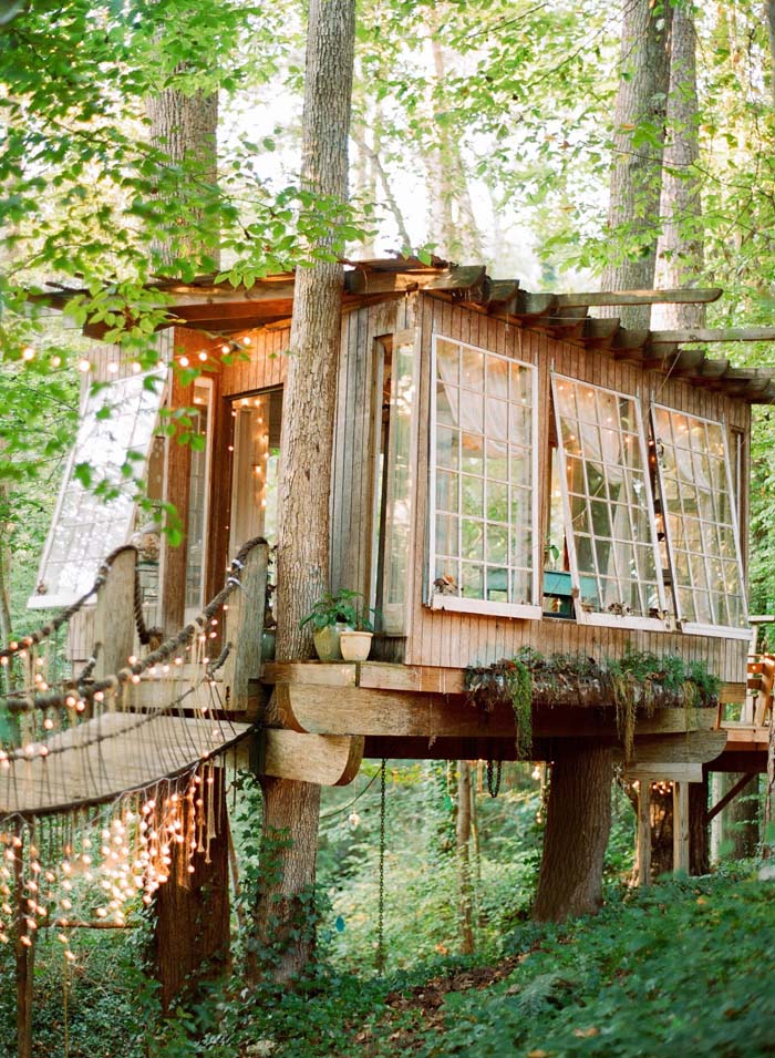 Treehouse with a Hanging Bridge and a View #backyardhouse #decorhomeideas