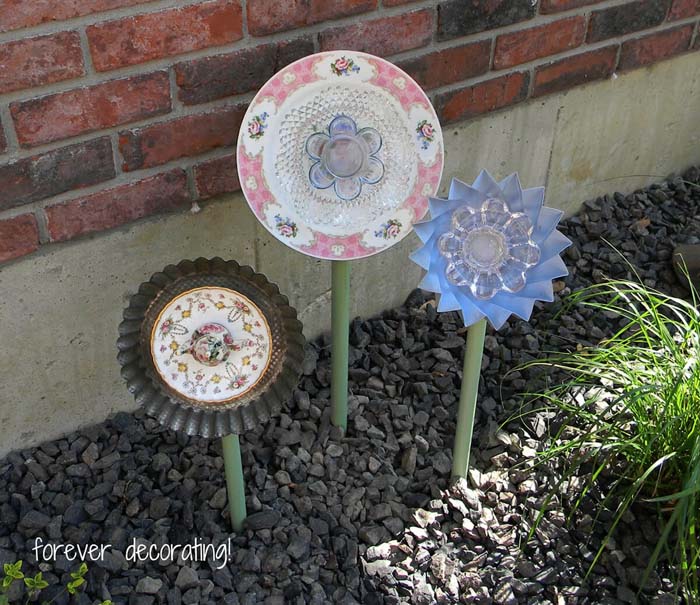 Turn Old China into a Beautiful Garden Display #spring #garden #decorhomeideas