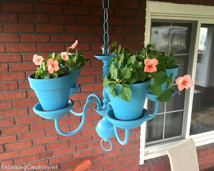 Upcycled Chandelier Flower Pot Decoration #spring #frontporch #decor #decorhomeideas