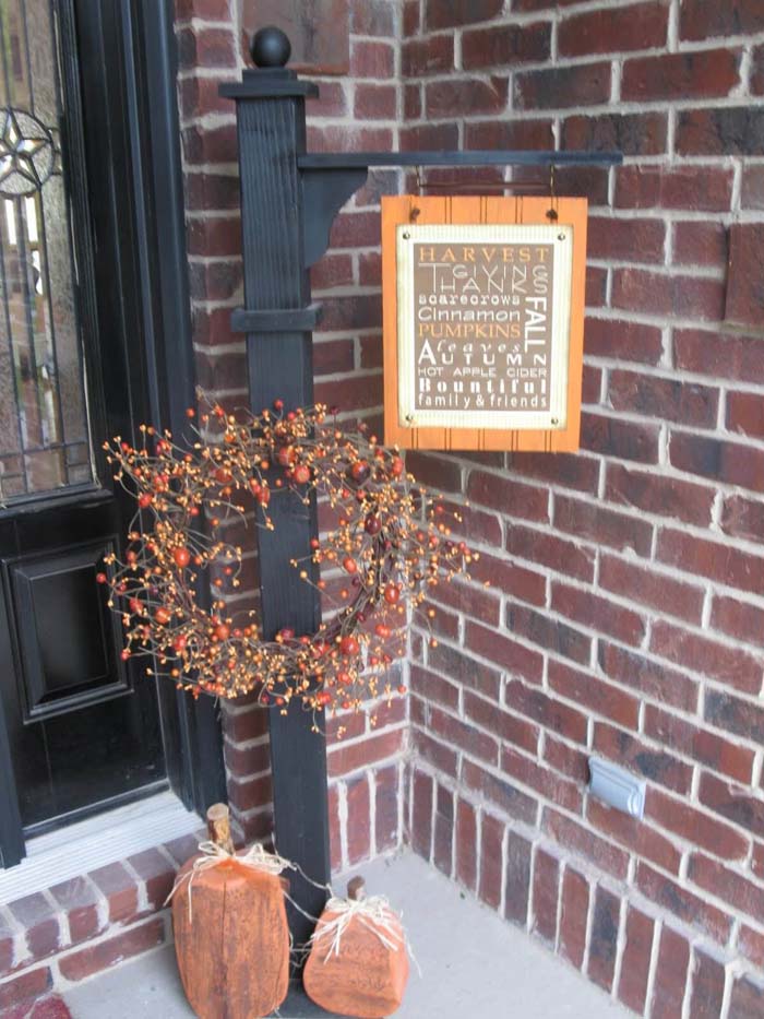 Versatile Post and Welcome Sign for Fall #porch #post #decorhomeideas