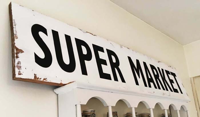 Vintage Looking Black and White Market Sign #walldecor #kitchen #decorhomeideas