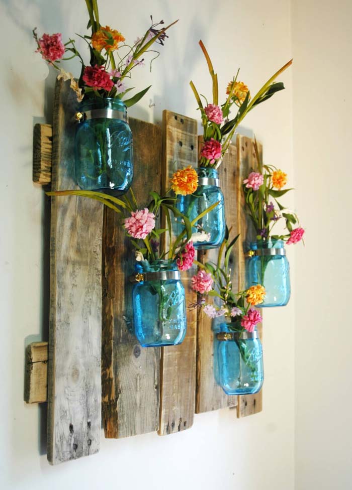 Weathered Wood Blue Mason Jar Flower Holder #masonjarlights #masonjar #decorhomeideas