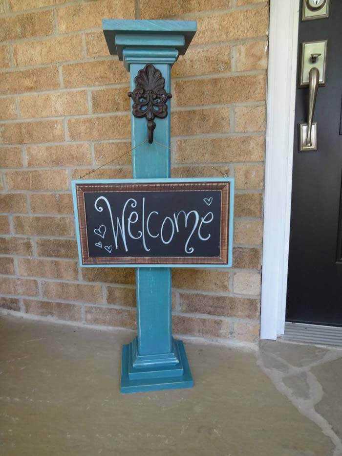 Whimsical Post and Chalkboard Welcome Sign #porch #post #decorhomeideas