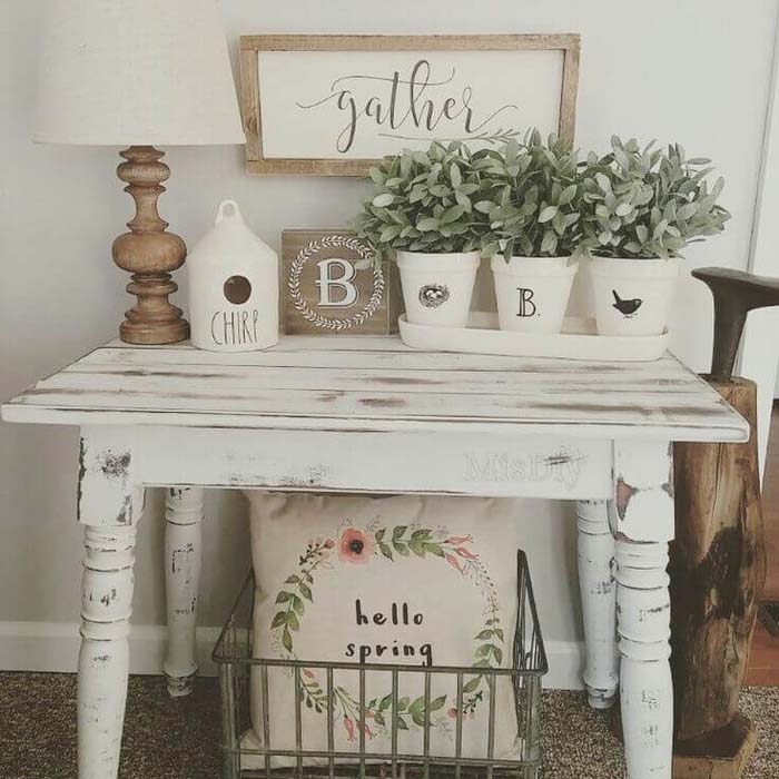 White Planter and White Flower Arrangement #farmhouse #springdecor #decorhomeideas