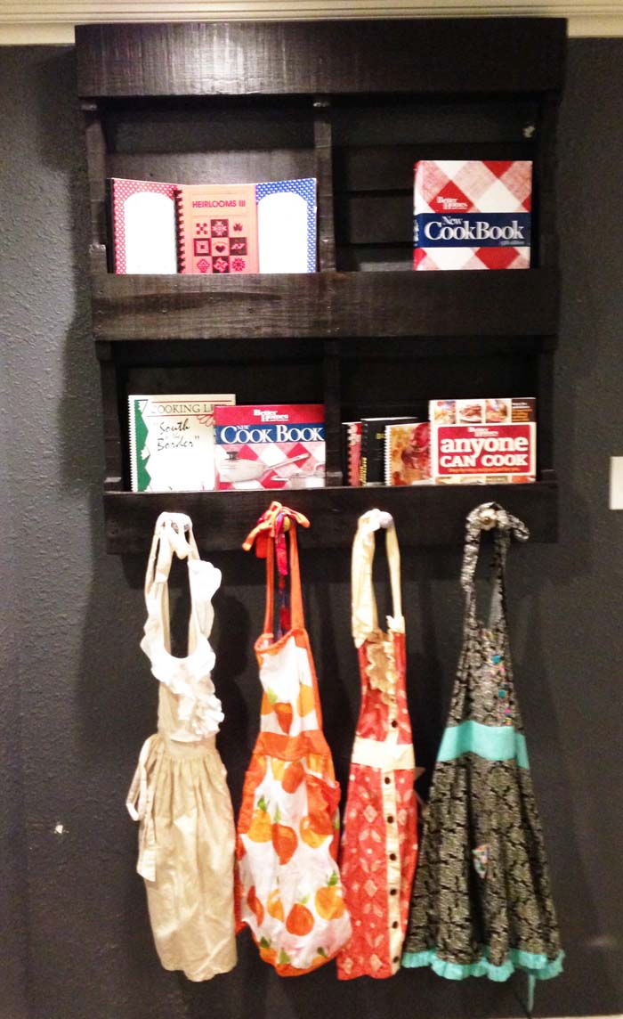 Wood Pallet Wall Hanging Display #rustic #storage #organization #decorhomeideas