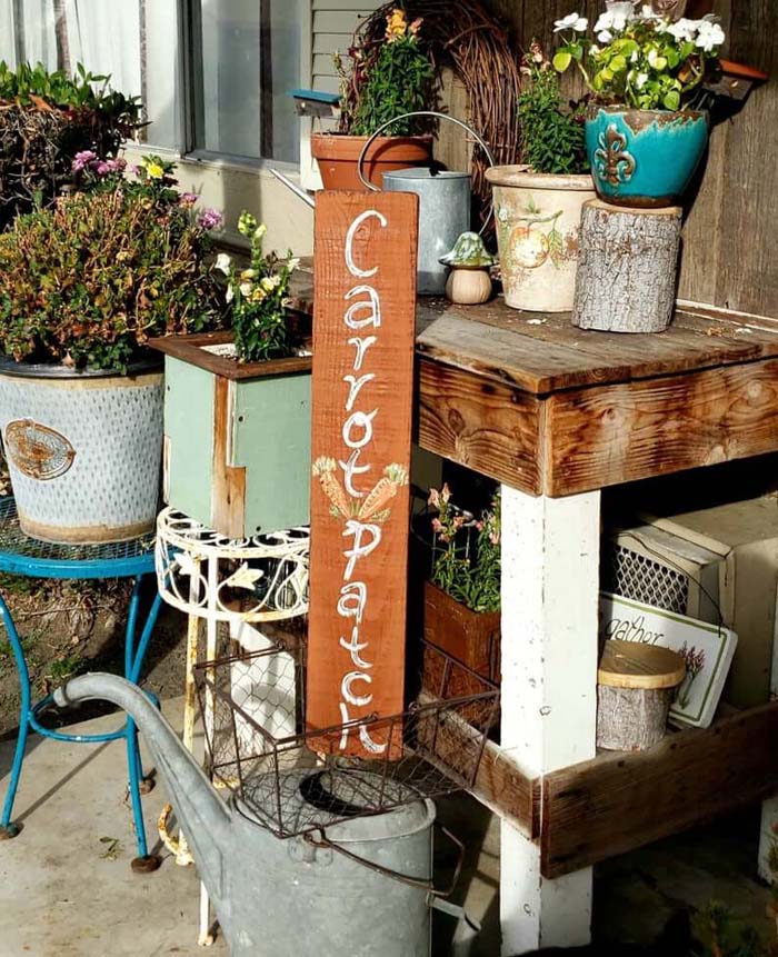 A Charming and Great Idea for Reclaimed Wood and Potted Flowers #outdoor #springdecor #decorhomeideas