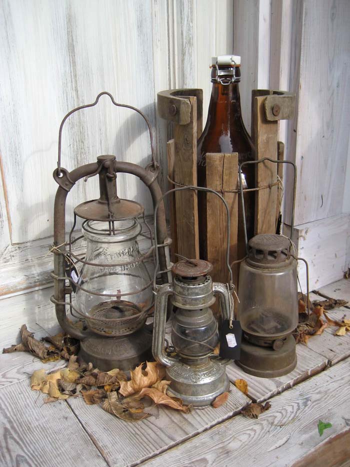 A Cluster of Rusty Lanterns #rustic #porch #vintage #decorhomeideas
