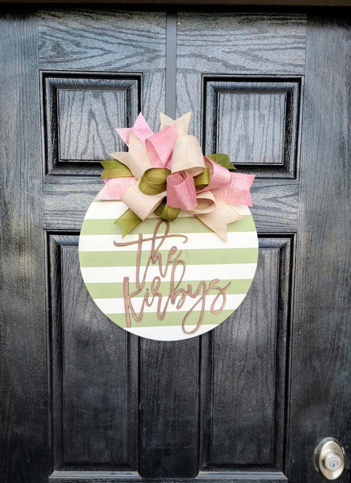 Beautiful Spring Door Hanger #rustic #springdecor #porch #decorhomeideas