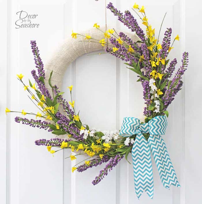 Burlap Wrapped Wreath with Spring Flowers #springwreath #diy #decorhomeideas