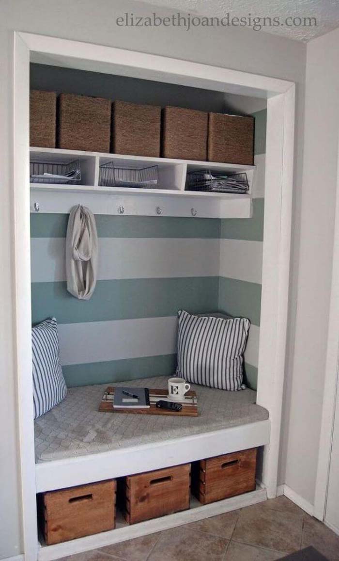 Clever Coat Closet to Entryway Bench Project #entrywaybench #diy #decorhomeideas