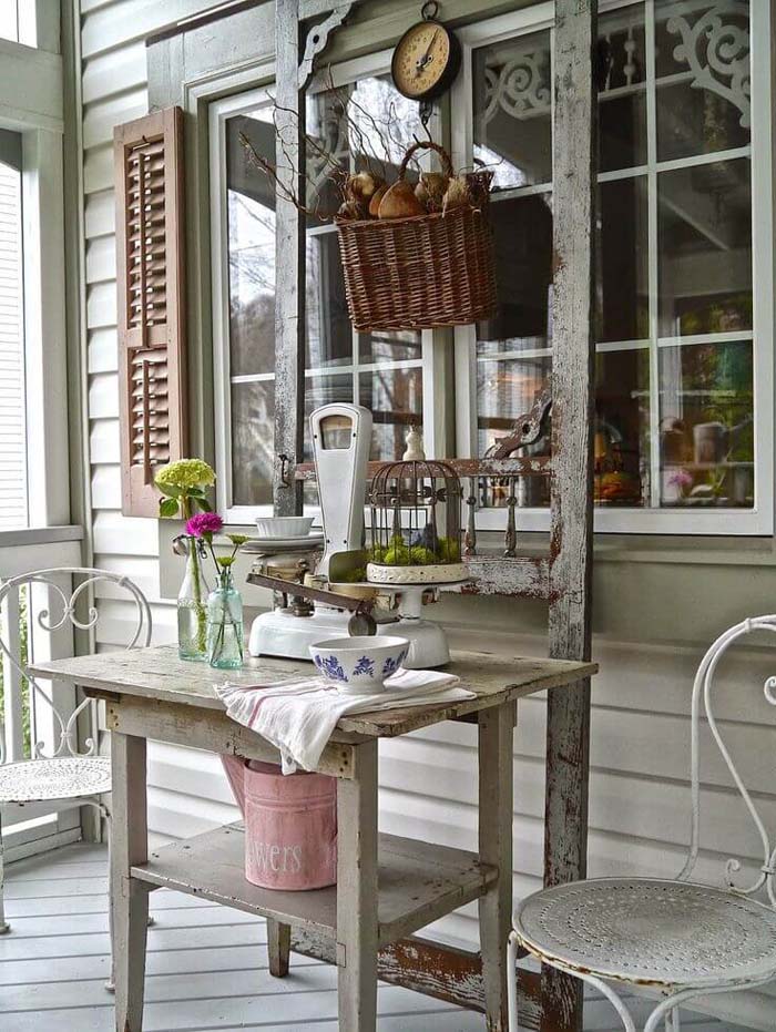 Distressed Outdoor Country Store Display #rustic #porch #vintage #decorhomeideas