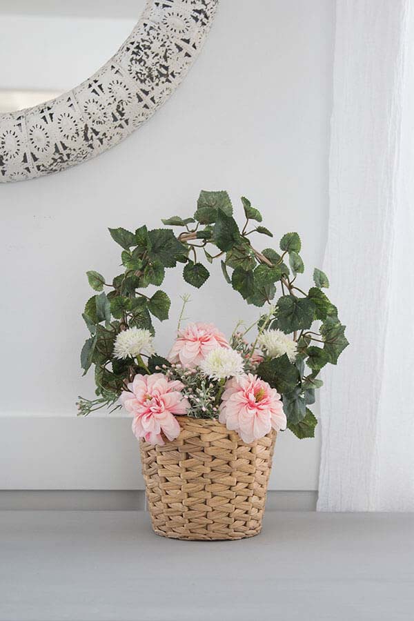 DIY Spring Flower Basket #springdecor #dollarstore #decorhomeideas