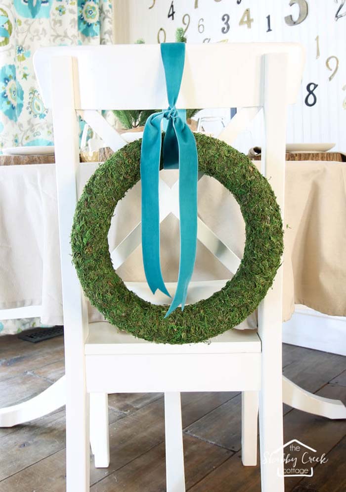 Easy DIY Moss Wreath #springwreath #diy #decorhomeideas