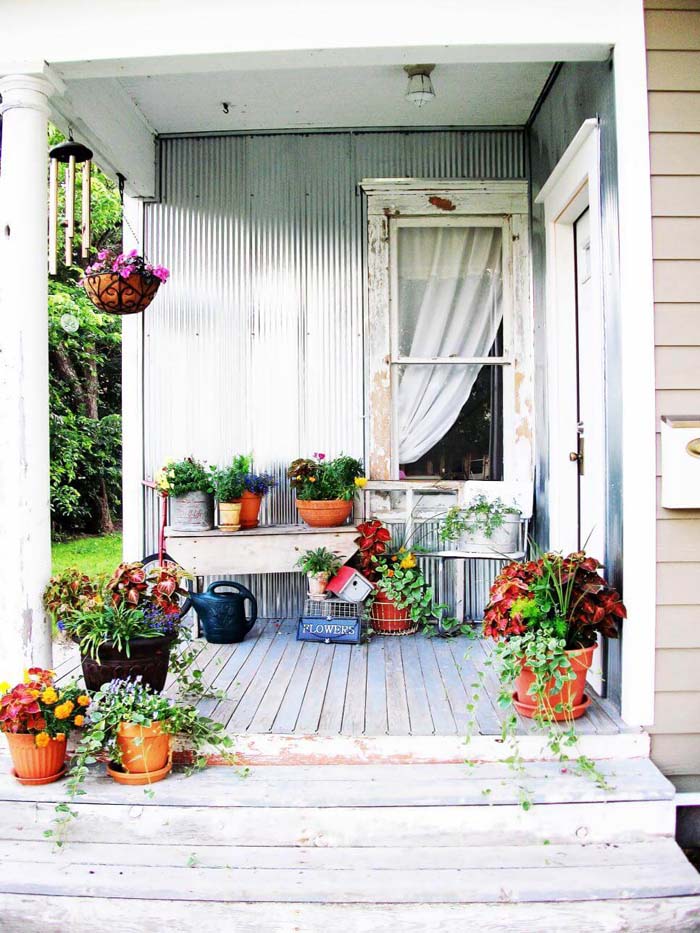 Eclectic Flower Pot Collection #rustic #springdecor #porch #decorhomeideas