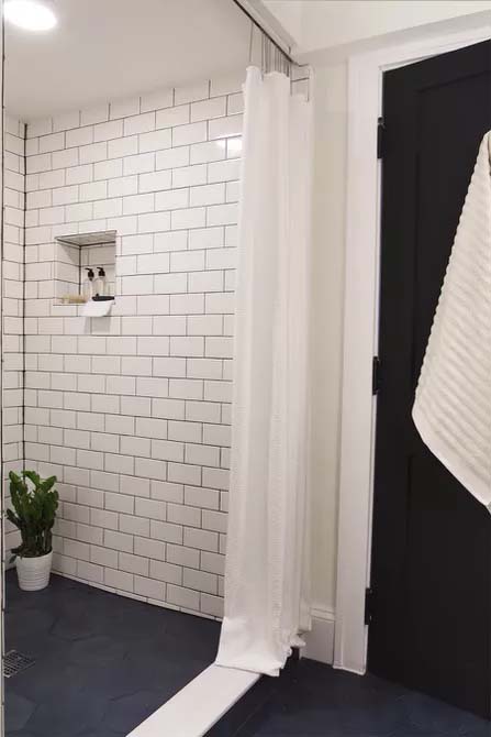 Floor Tiles Extended Into Shower #showertile #bathroom #decorhomeideas