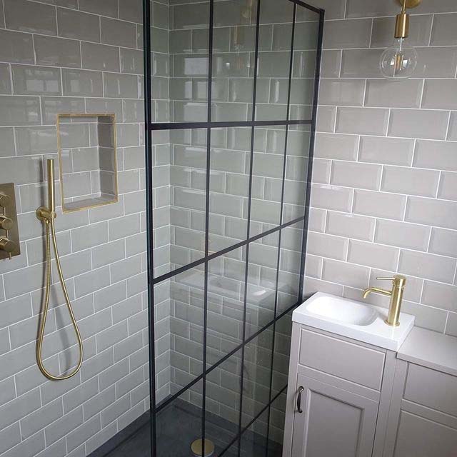 Gray Tiles With Gold Accents #showertile #bathroom #decorhomeideas