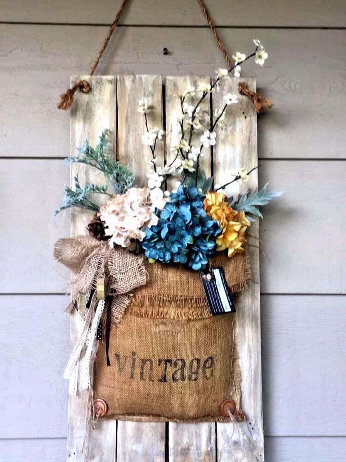 Hanging Vintage Porch Decor Ideas #rustic #porch #vintage #decorhomeideas