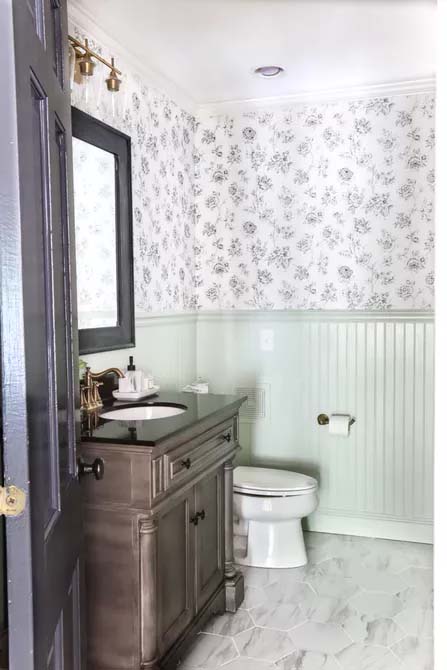 Large Tiles Can Work #showertile #bathroom #decorhomeideas
