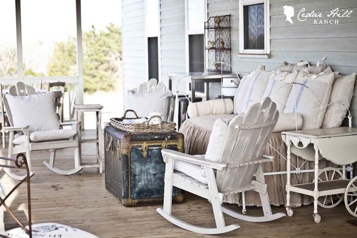 Lived In and Lived On Outdoor Furniture #rustic #porch #vintage #decorhomeideas