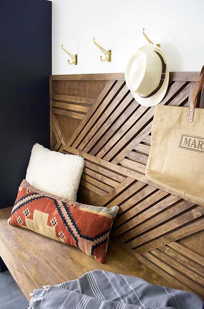 Lovely Geometric Wooden Bench and Coat Hooks #entrywaybench #diy #decorhomeideas