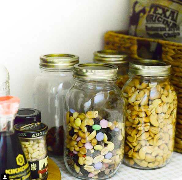 Mason Jar Kitchen Storage #kitchen #hacks #organization #decorhomeideas