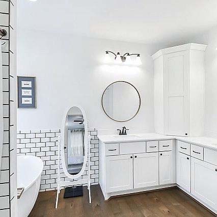 Master Bathroom White Subway Tiles #bathroom #whiteshowertile #decorhomeideas