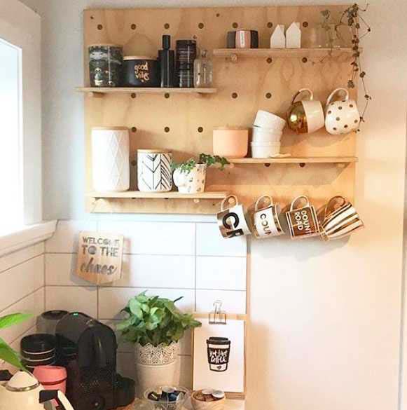 Peg Board for Coffee Cups #kitchen #hacks #organization #decorhomeideas